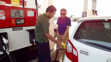 Menteri ESDM Ignasius Jonan sidak mudik Lebaran di SPBU KM 726 tol Trans Jawa.