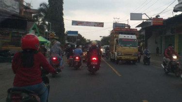 Lalu lintas di kawasan Tasikmalaya.