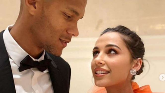 Naomi Scott dan Jordan Spence.