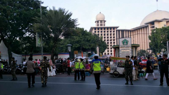 Suasana di Masjid Istiqlal saat menjelang salat ied Idul Fitri (ilustrasi).
