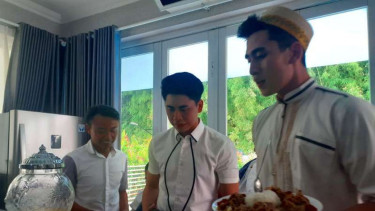 Lebaran di rumah Verrell Bramasta