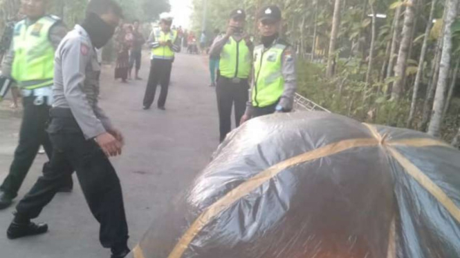 Balon-balon udara disita aparat Polres Ponorogo, Jawa Timur, dari warga pada Jumat, 7 Juni 2019.
