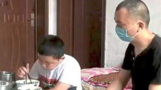 Bocah 11 Tahun Makan 5 Kali Sehari, Alasannya Menyentuh Hati