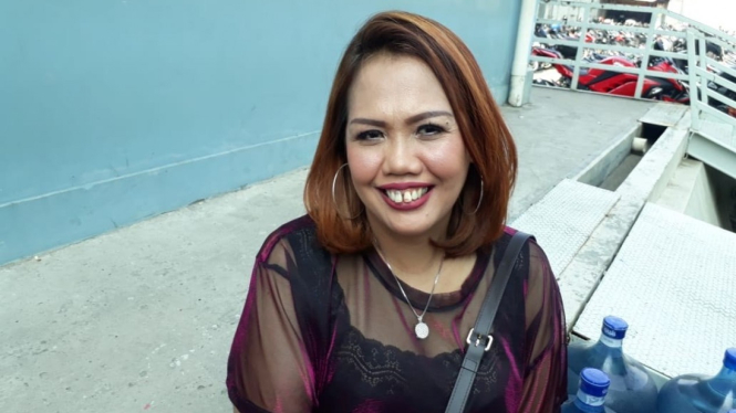 Elly Sugigi