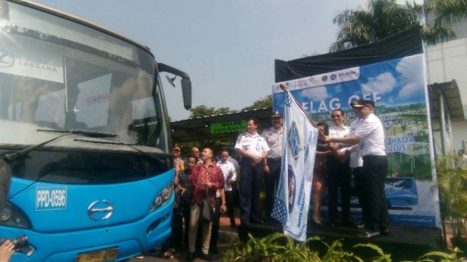 Peresmian bus dari Serpong ke Stasiun MRT Lebak Bulus, di Tangerang.