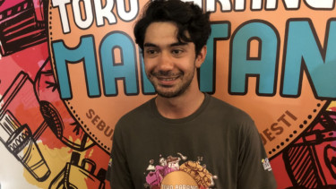 Reza Rahadian.