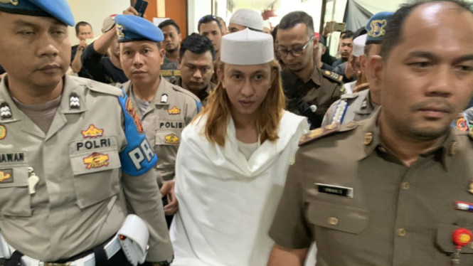 Habib Bahar bin Smith usai menjalan persidangan di Pengadilan Negeri Bandung.