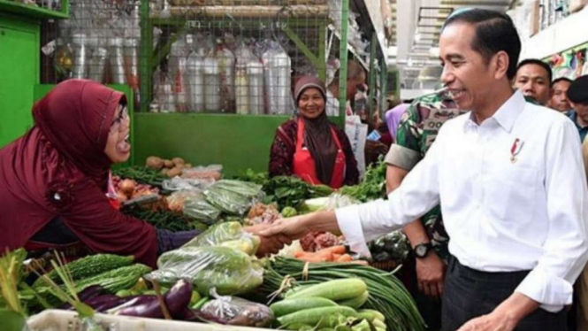 Presiden Joko Widodo di Pasar Sukowati, Bali.