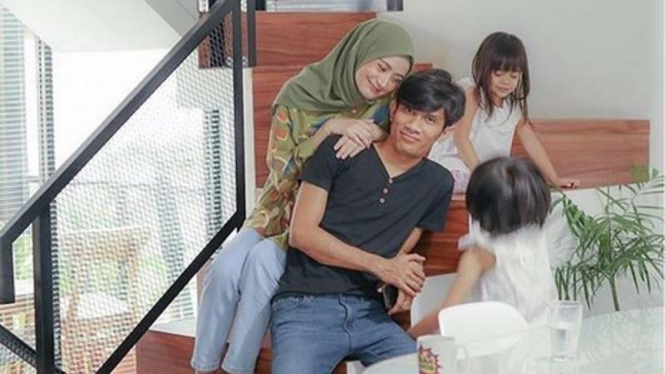 Dhatu Rembulan dan Tria The Changcuters