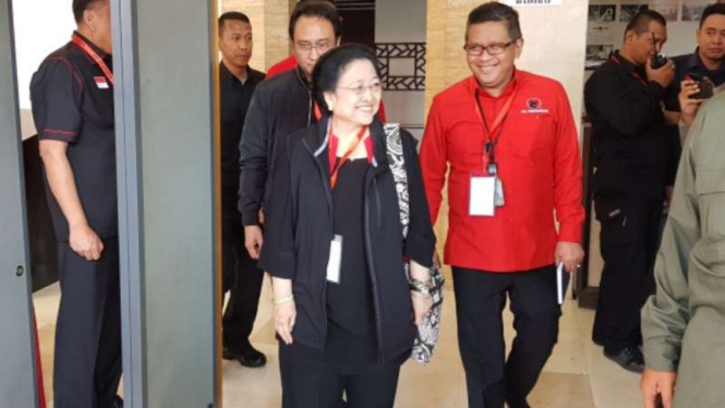 Ketua Umum PDIP Megawati Soekarnoputri didampingi Sekjen PDIP Hasto Kristiyanto.