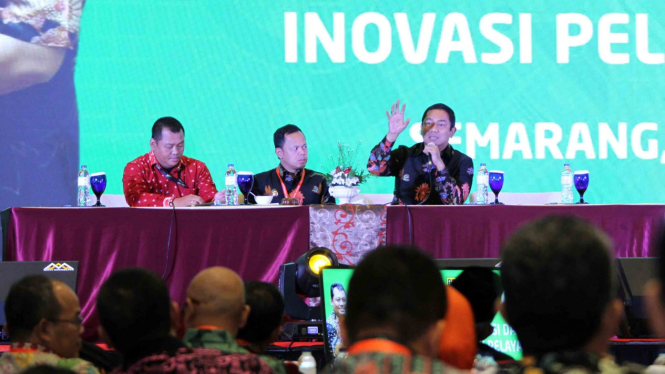 Hendi menyampaikan sharing session bersama Wali Kota Bogor Bima Arya.