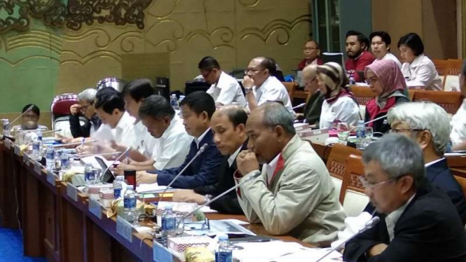 Raker Kementerian ESDM dengan Komisi VII DPR.