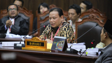 Ketua Bawaslu Abhan Memberikan Keterangan di Sidang Gugatan Pilpres 2019