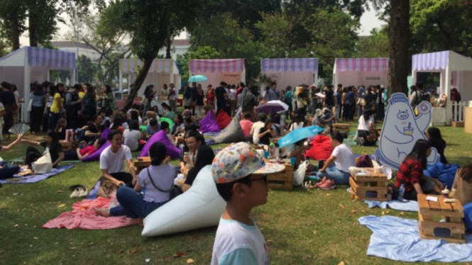Keseruan piknik di Lapangan Banteng