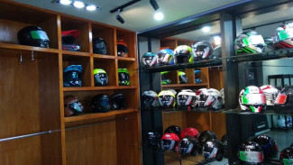 Cara Usir Embun di Helm Full Face, Gak Pake Ribet