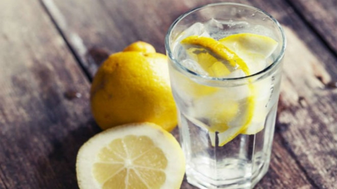 Ilustrasi air lemon.