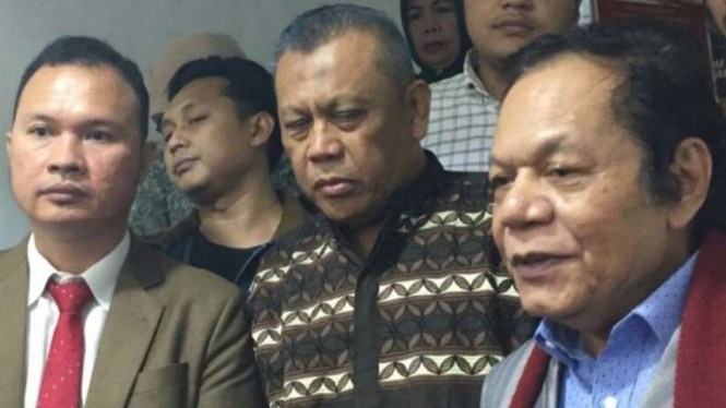 Eggi Sudjana keluar dari tahanan Polda Metro Jaya, Senin, 24 Juni 2019.
