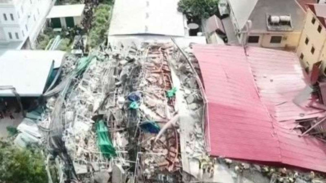 Bangunan runtuh di Kamboja