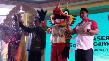 Menpora Imam Nahrawi bersama Plh Gubernur Jawa Tengah, Taj Yasin Maimoen