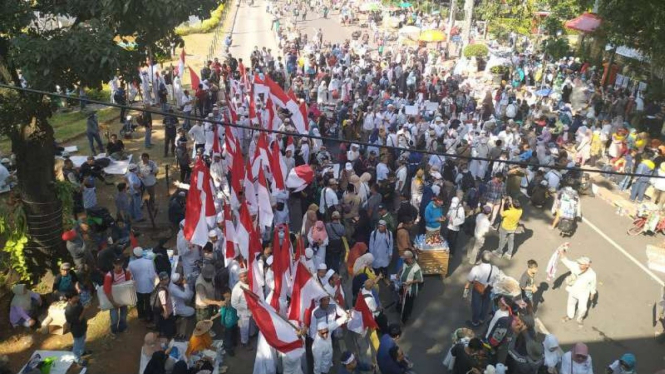 Aksi masa kawal putusan MK.