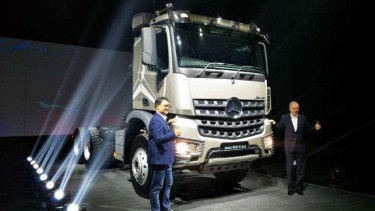 Truk Mercedes-Benz Arocs