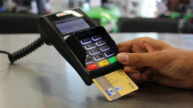 Ilustrasi kartu debit/kredit.