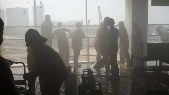 Peristiwa kebakaran terjadi di area ITC Depok, Jawa Barat, Jumat siang, 28 Juni 2019.