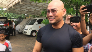 Pertama Rayakan Idul Adha, Deddy Corbuzier Dipaksa Makan Pete