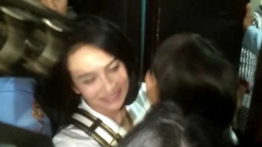 Vanessa Angel keluar dari Rumah Tahanan Medaeng, Sidoarjo, Jawa Timur, pada Minggu, 30 Juni 2019.