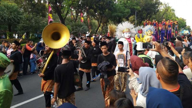 Pawai HUT Jakarta ke-462