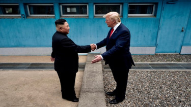 Kim Jong-un bertemu Presiden AS Donald Trump di DMZ