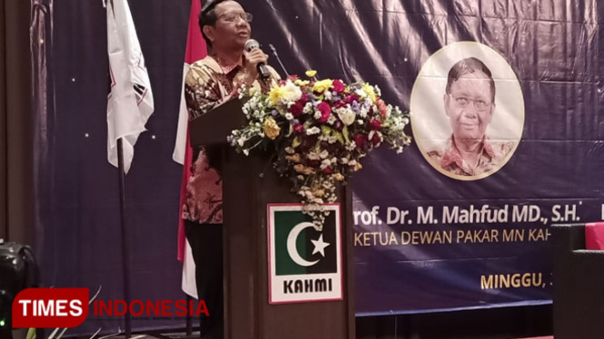 Mahfud MD saat menghadiri diskusi KAHMI Kota Malang di Hotel Savana. (Foto: Imadudin M/Times Indonesia)