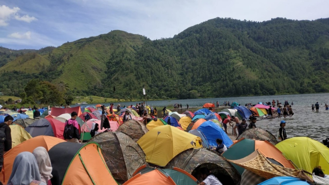 Berkemah (Camping) di Danau Toba