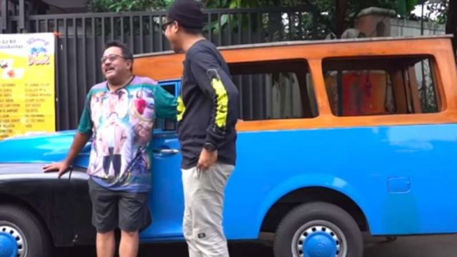 Opelet yang digunakan di sinetron Si Doel Anak Sekolahan