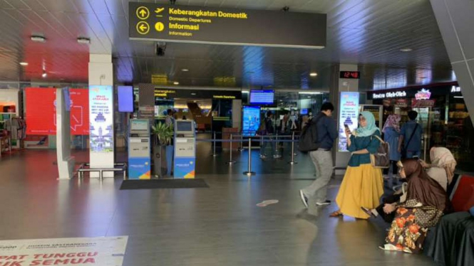 Bandara Husein Sastranegara, Jawa Barat.