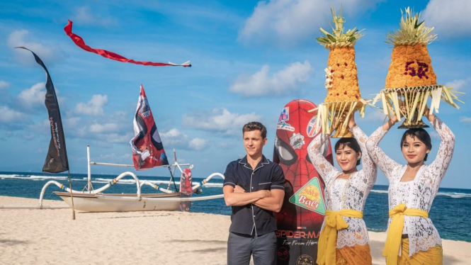 Tom Holland di Bali