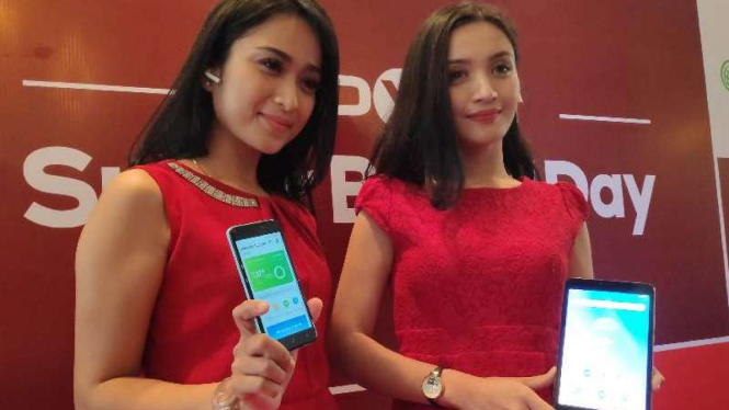 Ponsel Advan s50 Prime (kiri) dan Tablet GTab.