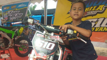 Pembalap 10 tahun, Giovan, tampil di MXGP 2019.