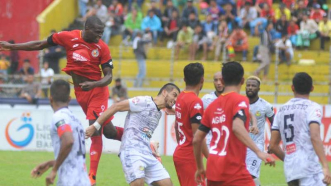 Jalannya pertandingan Liga 1 2019 antara Semen Padang vs Tira Persikabo beberapa waktu lalu.