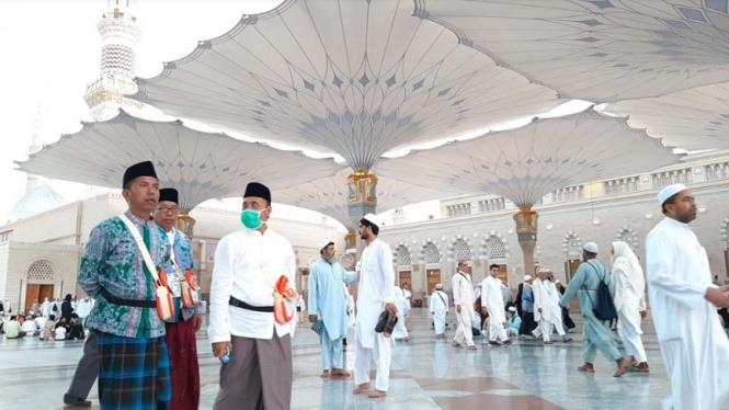 Jemaah haji Indonesia ibadah Arbain di Masjid Nabawi