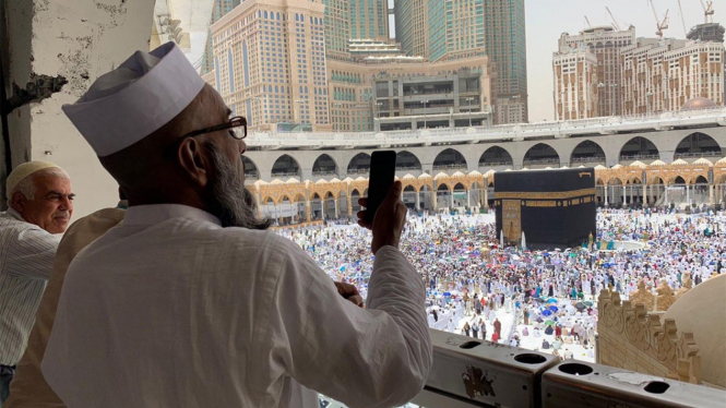 Shalat Jumat di Masjidil Haram
