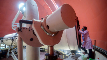 Perawatan Teleskop di Observatorium Bosscha