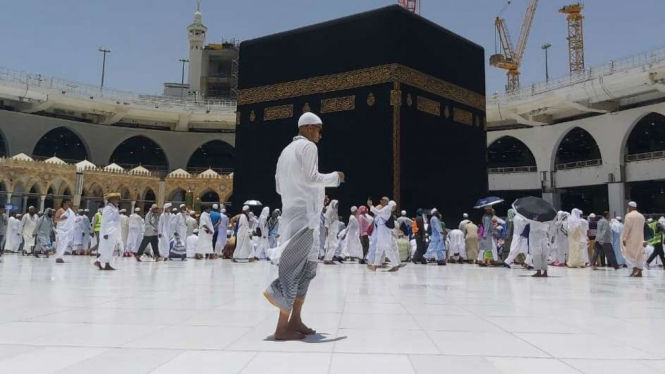 Objek tanpa bayangan saat Matahari melintas tepat di atas Kabah