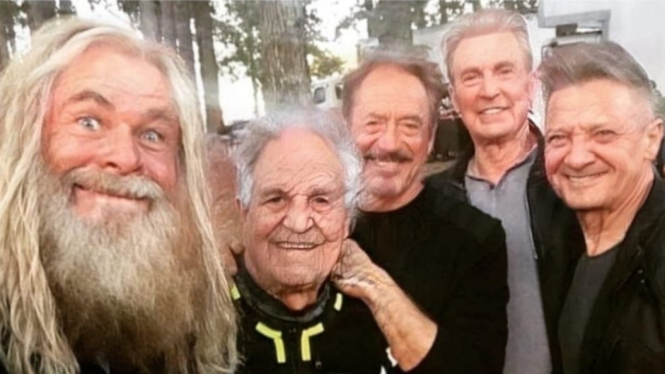 Hasil FaceApp Avengers