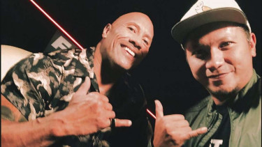 Dwayne Johnson dan Gading Marten