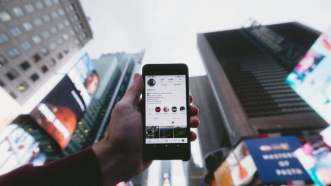Viral di Media Sosial, Aplikasi FaceApp Mampu Menganalisis Jaringan Saraf?. (FOTO: Unsplash/Jakob)