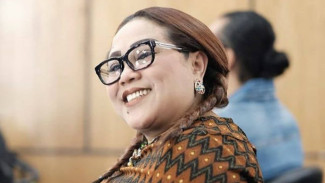 Jadi Tersangka Kasus Narkoba, Nunung Sudah Bisa Tersenyum