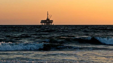 Tambang minyak laut lepas