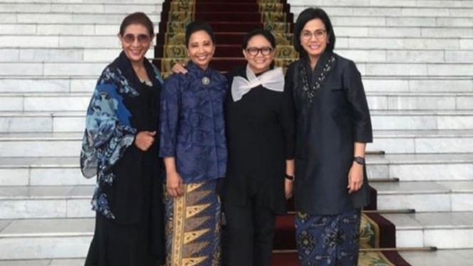 Susi Pudjiastuti, Rini Soemarno, Retno Marsudi, Sri Mulyani di Istana Bogor