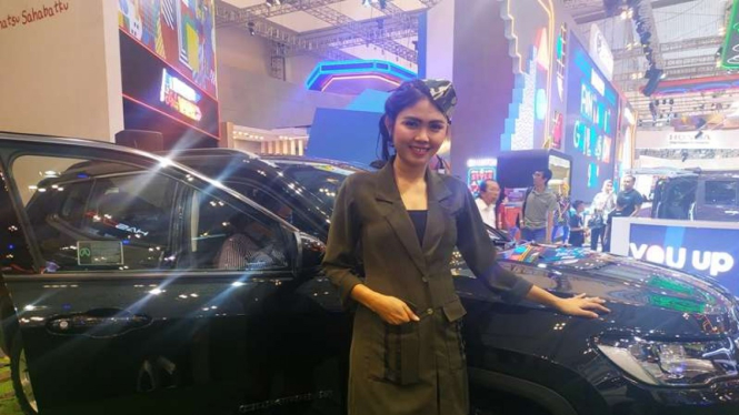 Usher otomotif di GIIAS 2019